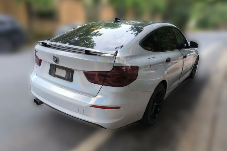 Used BMW 3 Series GT 2017 320i Sport Edition Rear Right 45 Deg