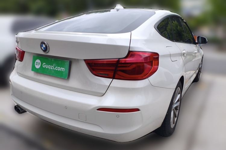 Used BMW 3 Series GT 2017 320i Sport Edition Rear Right 45 Deg