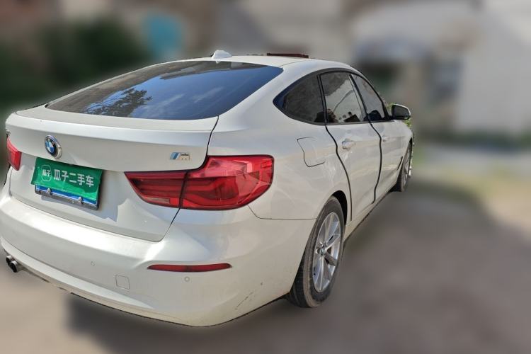 Used BMW 3 Series GT 2017 320i Sport Edition Rear Right 45 Deg