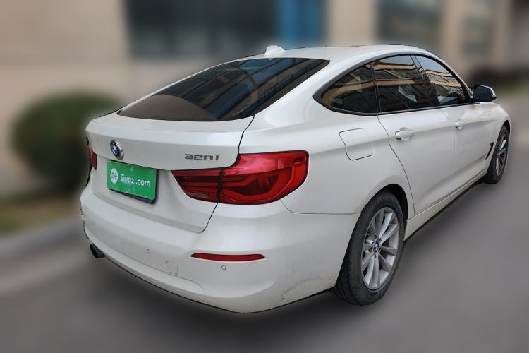 Used BMW 3 Series GT 2017 320i Sport Edition Rear Right 45 Deg