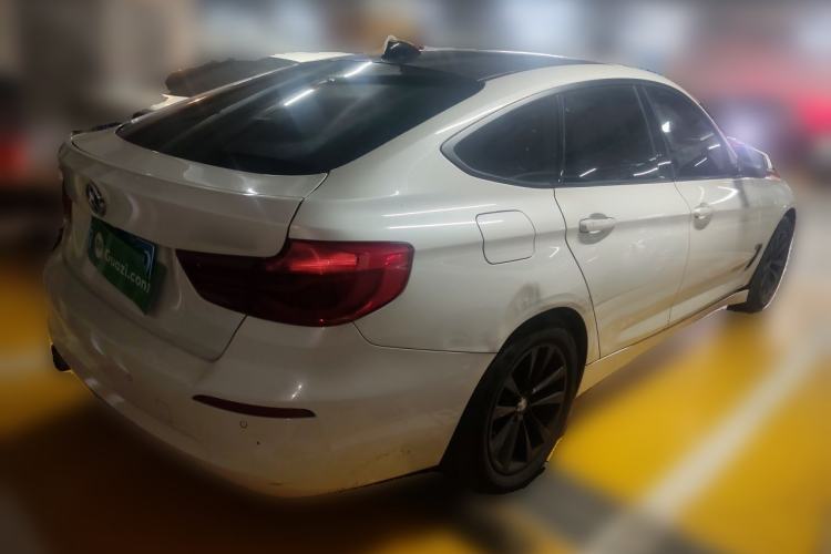 Used BMW 3 Series GT 2017 320i Sport Edition Rear Right 45 Deg