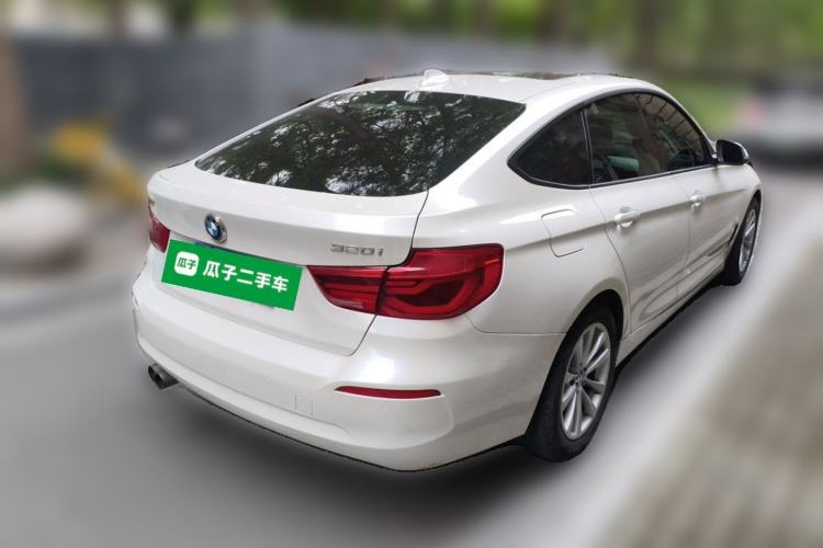Used BMW 3 Series GT 2017 320i Sport Edition Rear Right 45 Deg
