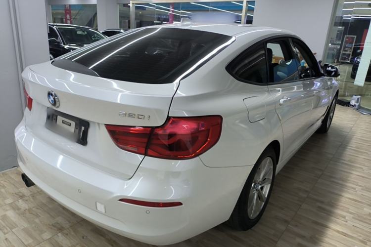 Used BMW 3 Series GT 2017 320i Sport Edition Rear Right 45 Deg