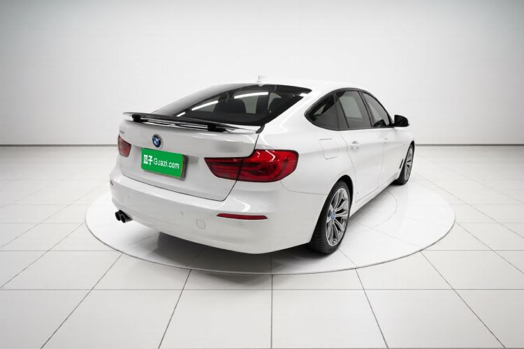 Used BMW 3 Series GT 2017 320i Sport Edition Rear Right 45 Deg