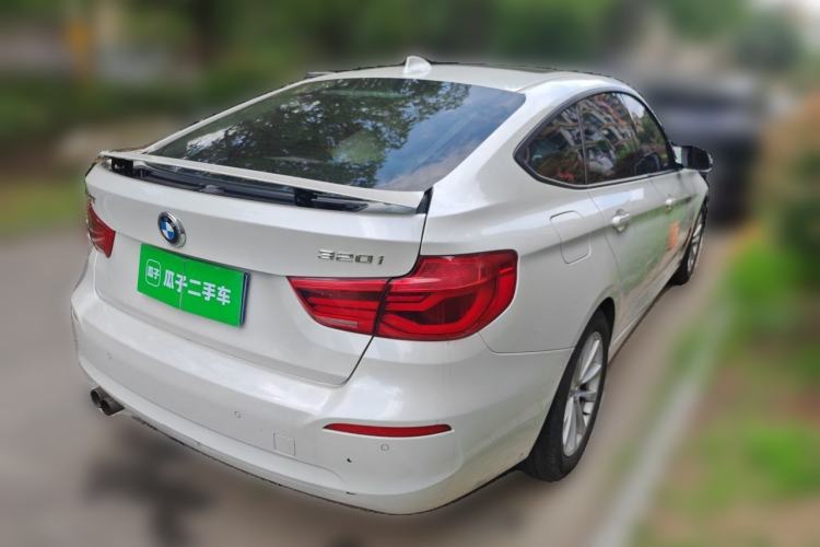 Used BMW 3 Series GT 2017 320i Sport Edition Rear Right 45 Deg
