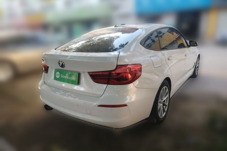 Used BMW 3 Series GT 2017 320i Sport Edition Rear Right 45 Deg