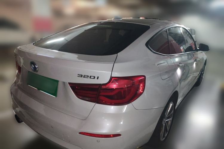 Used BMW 3 Series GT 2017 320i Sport Edition Rear Right 45 Deg
