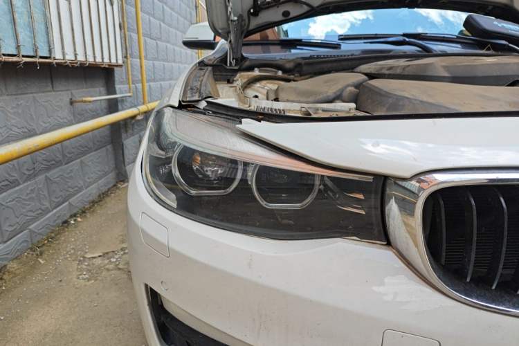 Used BMW 3 Series GT 2017 320i Sport Edition Right Front Headlight