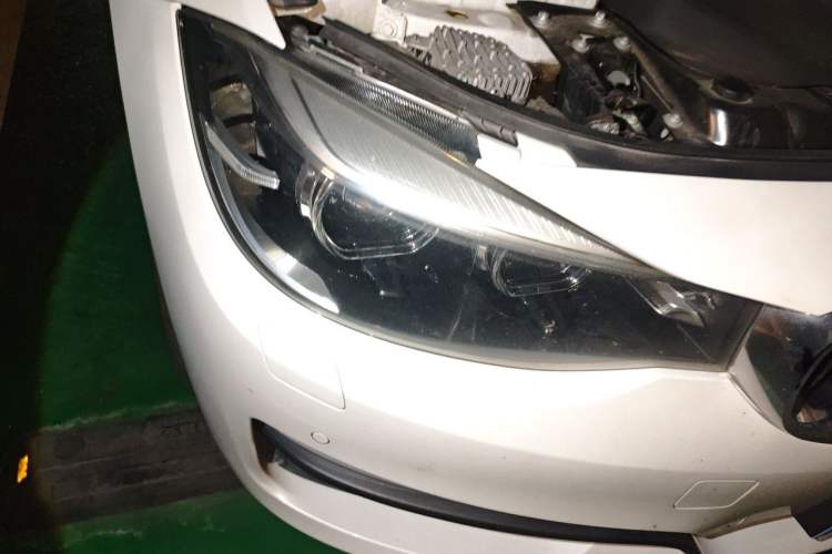 Used BMW 3 Series GT 2017 320i Sport Edition Right Front Headlight