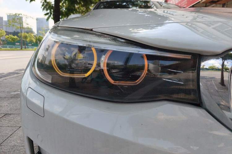Used BMW 3 Series GT 2017 320i Sport Edition Right Front Headlight