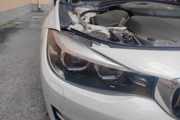 Used BMW 3 Series GT 2017 320i Sport Edition Right Front Headlight