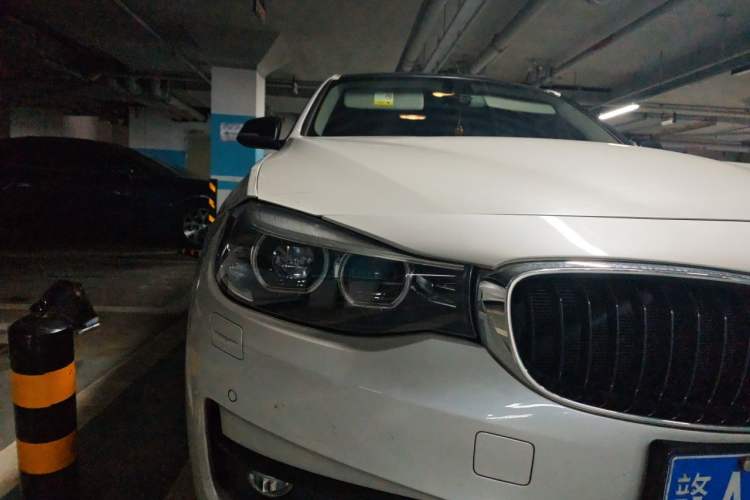 Used BMW 3 Series GT 2017 320i Sport Edition Right Front Headlight