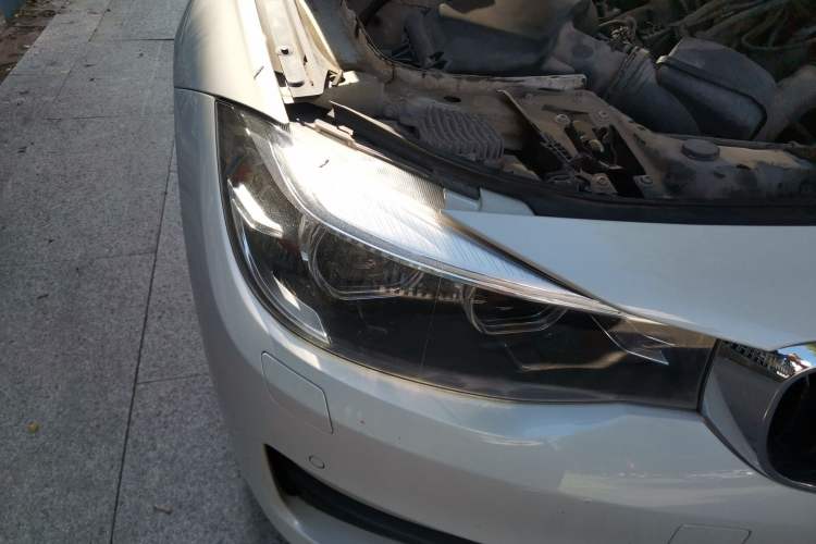 Used BMW 3 Series GT 2017 320i Sport Edition Right Front Headlight