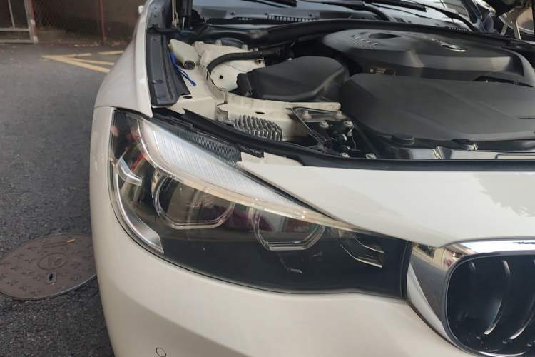 Used BMW 3 Series GT 2017 320i M Sport Right Front Headlight