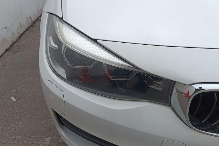 Used BMW 3 Series GT 2017 320i Sport Edition Right Front Headlight