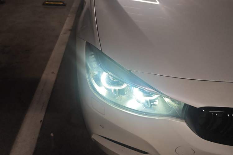 Used BMW 3 Series GT 2017 320i Sport Edition Right Front Headlight