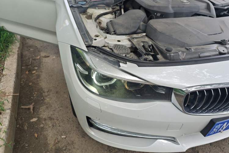 Used BMW 3 Series GT 2017 320i Luxury Design Package Right Front Headlight