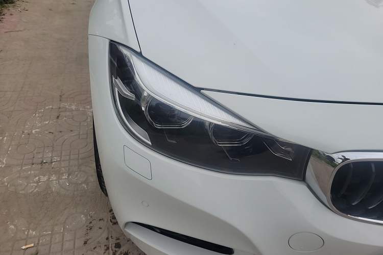 Used BMW 3 Series GT 2017 330i xDrive M Sport Right Front Headlight