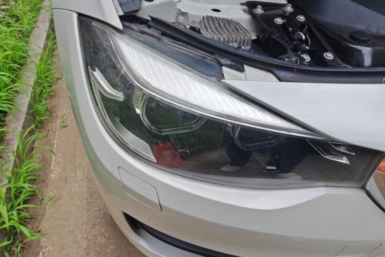 Used BMW 3 Series GT 2017 320i Sport Edition Right Front Headlight