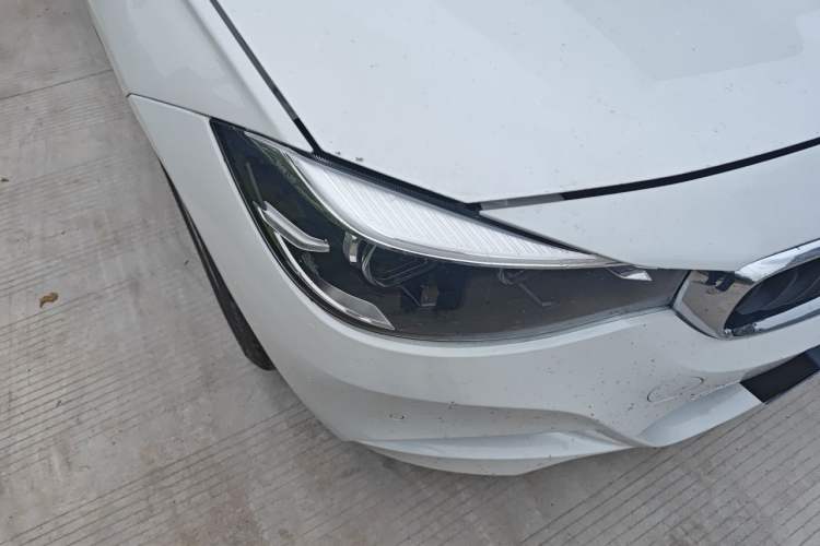 Used BMW 3 Series GT 2017 320i Sport Edition Right Front Headlight