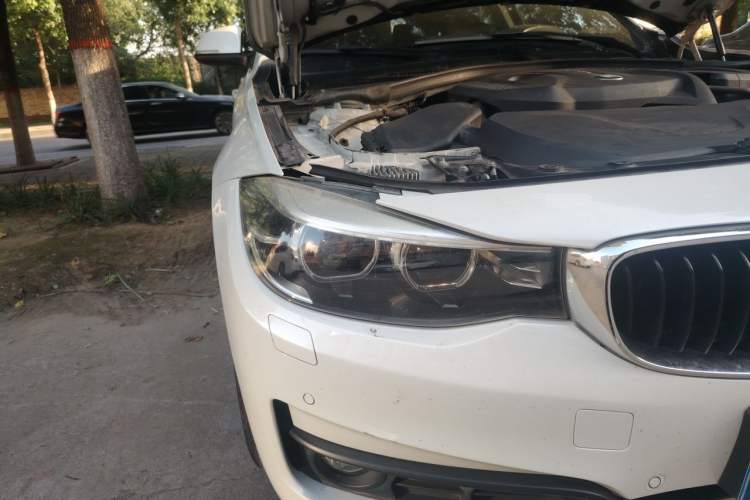 Used BMW 3 Series GT 2017 320i Sport Edition Right Front Headlight