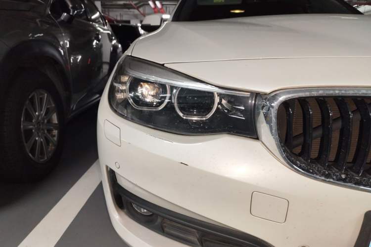 Used BMW 3 Series GT 2017 320i Sport Edition Right Front Headlight