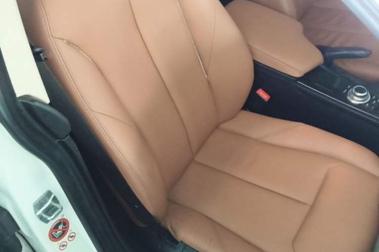 Used BMW 3 Series GT 2017 320i Luxury Design Package Right Front Seat
