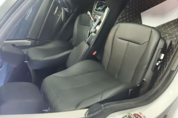 Used BMW 3 Series GT 2017 320i Sport Edition Right Front Seat