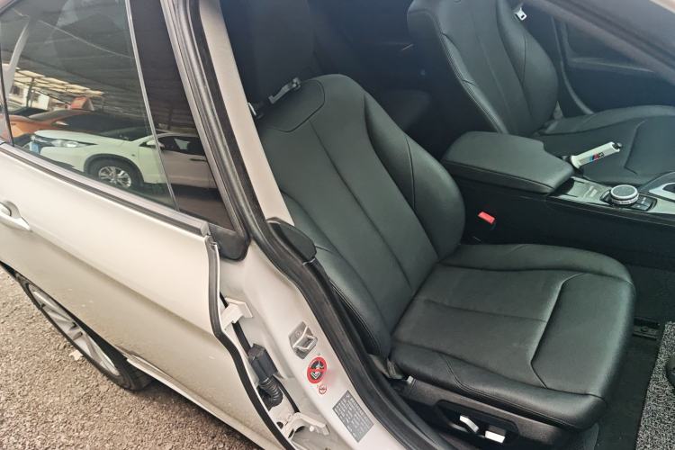 Used BMW 3 Series GT 2017 320i Sport Edition Right Front Seat