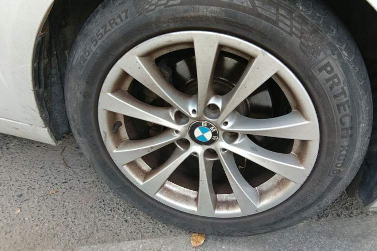 Used BMW 3 Series GT 2017 320i Sport Edition Right Front Wheel Hub