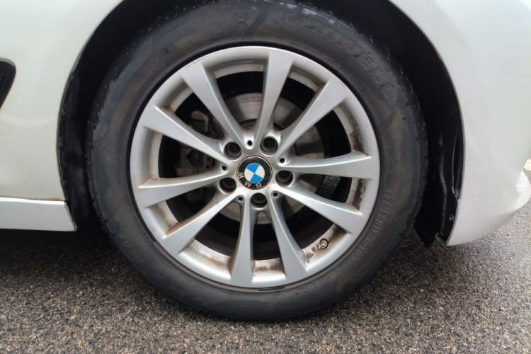 Used BMW 3 Series GT 2017 320i Sport Edition Right Front Wheel Hub