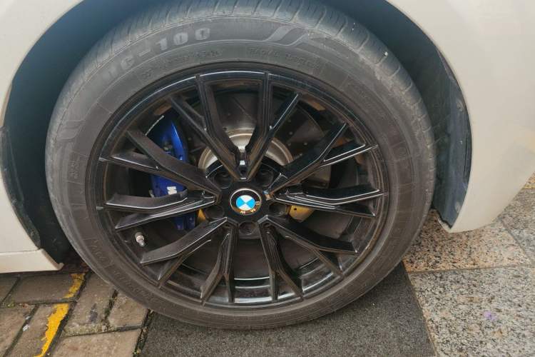 Used BMW 3 Series GT 2017 320i M Sport Right Front Wheel Hub