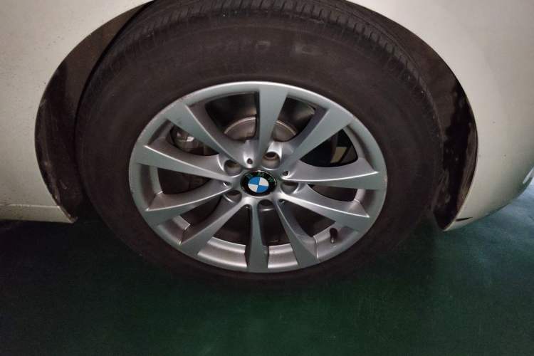 Used BMW 3 Series GT 2017 320i Sport Edition Right Front Wheel Hub