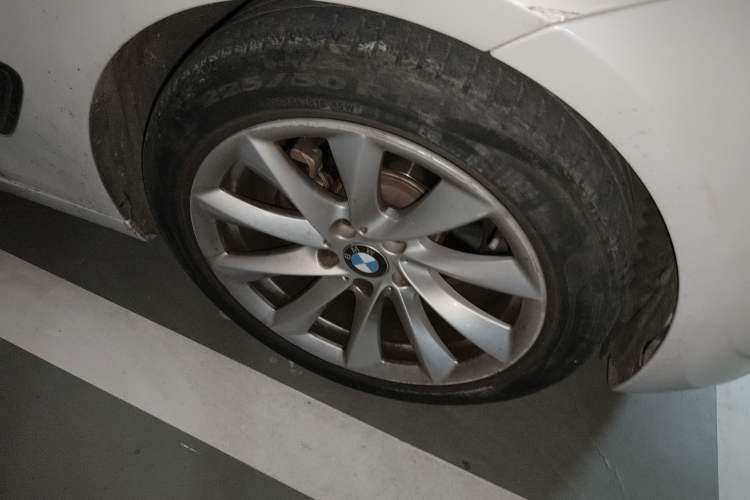 Used BMW 3 Series GT 2017 320i Sport Edition Right Front Wheel Hub