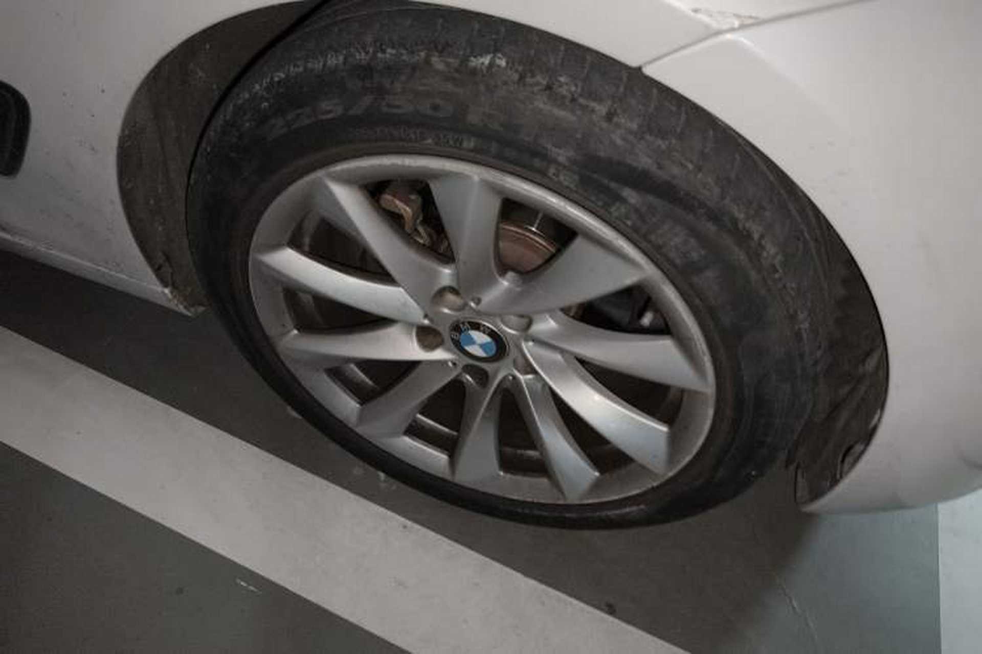 Used BMW 3 Series GT 2017 320i Sport Edition Right Front Wheel Hub
