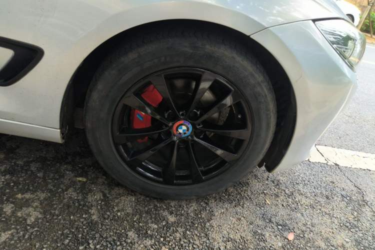 Used BMW 3 Series GT 2017 320i Sport Edition Right Front Wheel Hub