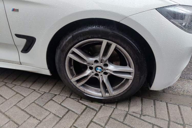 Used BMW 3 Series GT 2017 320i M Sport Right Front Wheel Hub