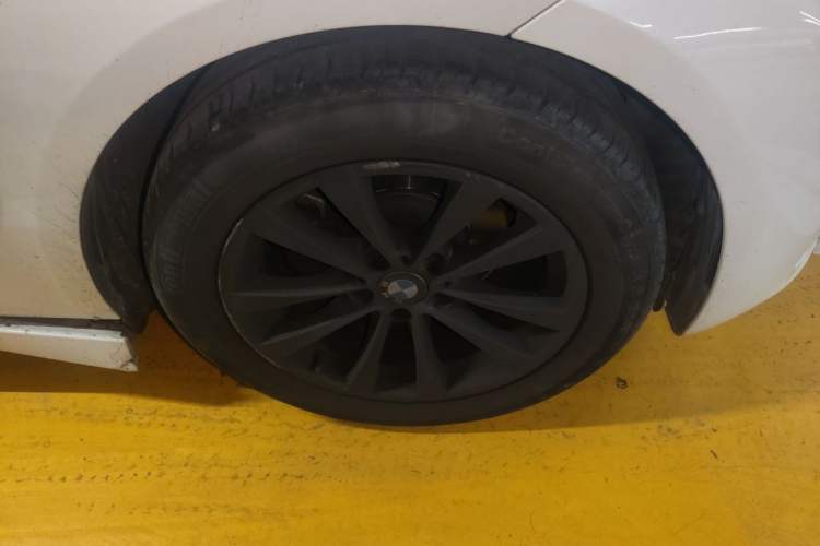 Used BMW 3 Series GT 2017 320i Sport Edition Right Front Wheel Hub
