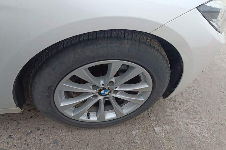 Used BMW 3 Series GT 2017 320i Sport Edition Right Front Wheel Hub
