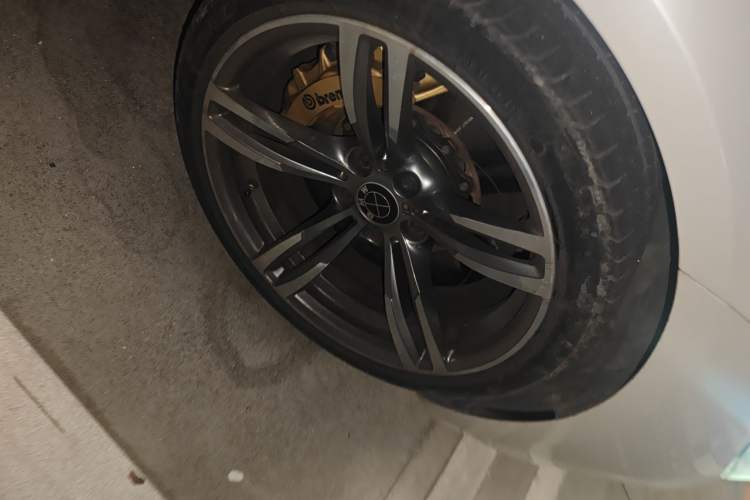 Used BMW 3 Series GT 2017 320i Sport Edition Right Front Wheel Hub