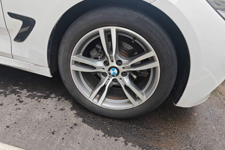 Used BMW 3 Series GT 2017 320i M Sport Right Front Wheel Hub