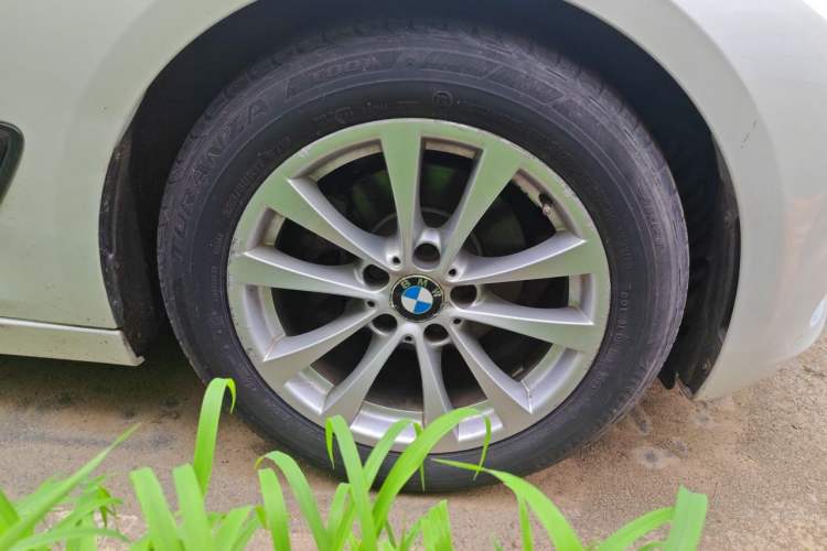Used BMW 3 Series GT 2017 320i Sport Edition Right Front Wheel Hub