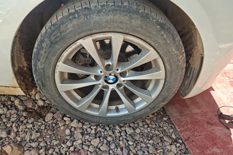 Used BMW 3 Series GT 2017 320i Sport Edition Right Front Wheel Hub