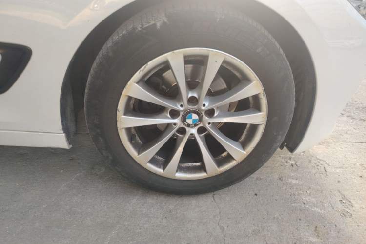 Used BMW 3 Series GT 2017 320i Sport Edition Right Front Wheel Hub