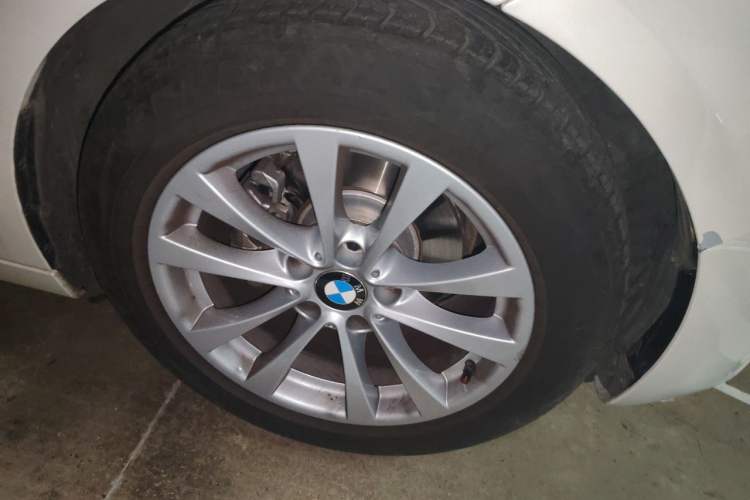 Used BMW 3 Series GT 2017 320i Sport Edition Right Front Wheel Hub