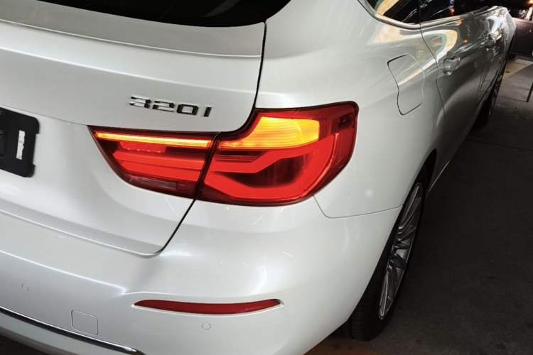 Used BMW 3 Series GT 2017 320i Luxury Design Package Right Rear Taillight