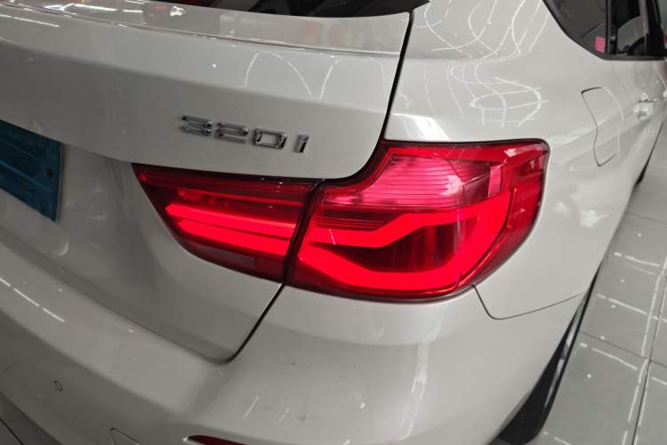 Used BMW 3 Series GT 2017 320i Sport Edition Right Rear Taillight