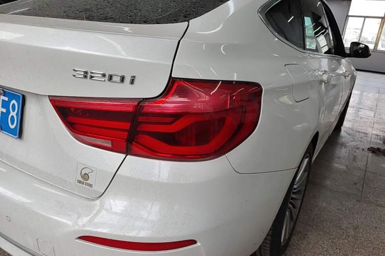 Used BMW 3 Series GT 2017 320i Luxury Design Package Right Rear Taillight