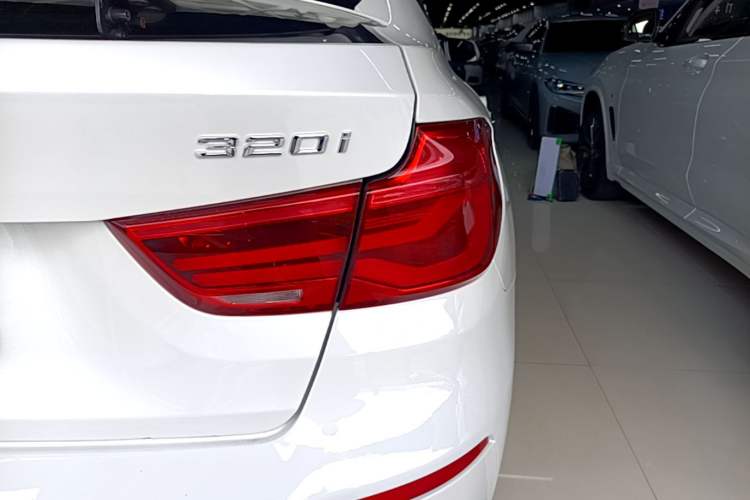 Used BMW 3 Series GT 2017 320i Sport Edition Right Rear Taillight