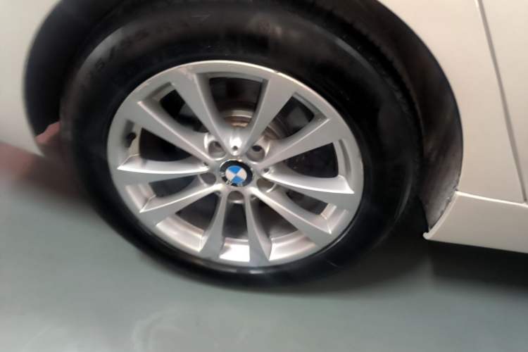 Used BMW 3 Series GT 2017 320i Sport Edition Right Rear Wheel Hub